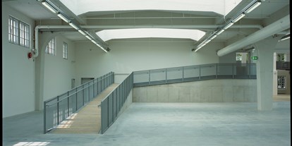 Eventlocation - Technische Ausstattung: Leinwand - München - Impressionen Halle  - MVG Museum München