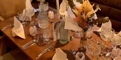 Eventlocation - Gastronomie: Essen-to-Go - Orangerie - Tafel klassisch ohne Tischwäsche - Mauritius Stuttgart Süd 