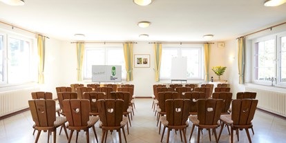 Eventlocation - Inventar: Stühle - Sauerland - The Conscious Farmer Trainingcenter 