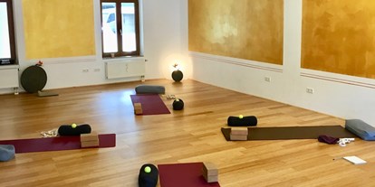 Eventlocation - geeignet für: Schulung - Wuppertal - Beispiel Yoga - Restauration zur Erholung - Seminarraum plus Gruppenraum + Umkleiden, Küche, WC