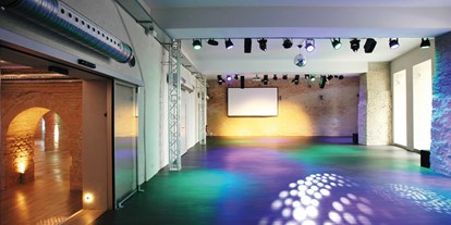 Eventlocation - Raumgröße: Freifläche - Brandenburg - Fabriksaal mit Lichtanlage (150 m²) - Lendelhaus & Historische Saftfabrik