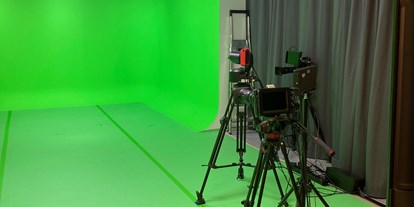Eventlocation - Unterhaltungsdienstleistungen: Showeinlage - Technik - PODIUM Studio