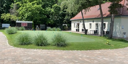 Eventlocation - Inventar: Tische - Stuttgart - Location von außen - GolfKultur Stuttgart