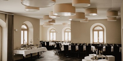 Eventlocation - Gastronomie: Eigenes Catering möglich - Bayern - In unserem Gastraum haben bis zu 70 Gäste Platz. Die Bestuhlung erfolgt ganz nach Ihren Wünschen. Oder ganz ohne. - Das IDYLL