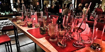 Eventlocation - Fußboden: Steinboden - Deutschland - Party nach dem Menü - HACIENDA Tapasbar Restaurant