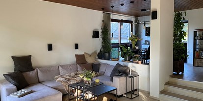 Eventlocation - Technische Ausstattung: WLAN - Aschheim - Wohnbereich - Einfamilienhaus mit Garten in Milbertshofen