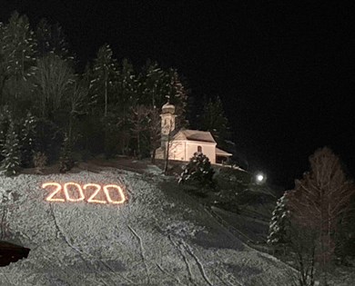 Happy new year "2020" - location-mieten.de