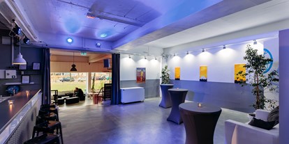 Eventlocation - Gastronomie: Catering durch Location - Altlandsberg - Lounge mit Bar - Forum Factory Berlin