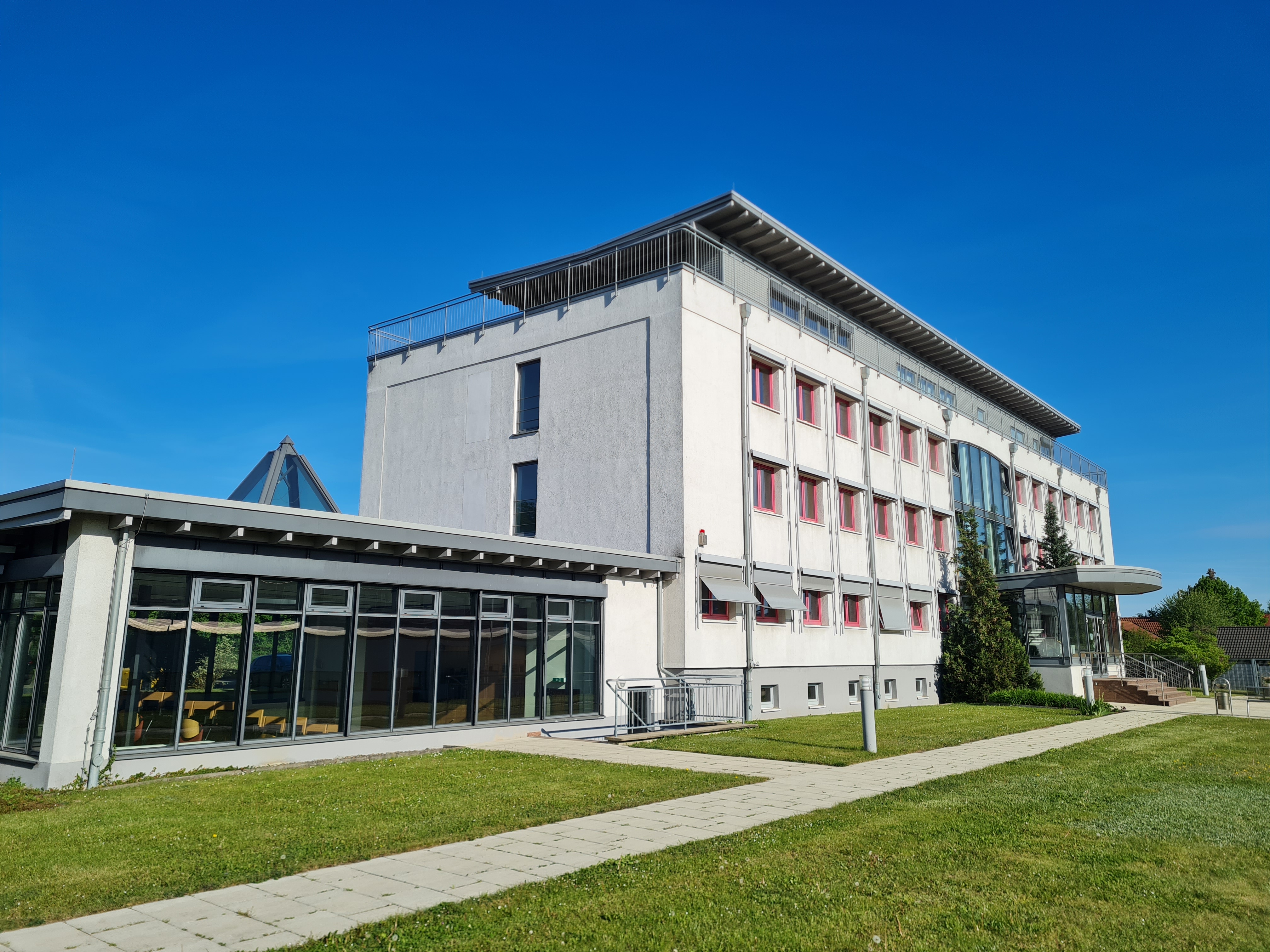 Location - Außenansicht des Creativ- und Competenz- Centrums Harzgerode- günstig gelegen in Mitteldeutschland / Harz - Creativ- und Competenz- Centrum Harzgerode