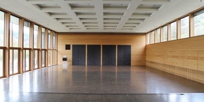 Eventlocation - Fußboden: Parkettboden - Maulbronn - Strudelbachhalle