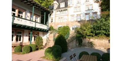 Eventlocation - gut erreichbar mit: Bus - Sienhachenbach - Hotel Kurvilla Landstuhl