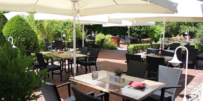 Eventlocation - Art der Location: Hotel - große Gartenterrasse mit Gastronomie - Waldhotel Schäferberg
