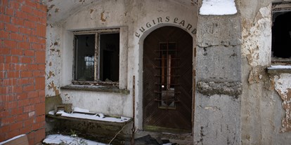 Eventlocation - Tröstau - Alter Eingang - Verlassenes Ferienheim aus den 20ern 