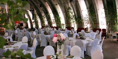 Eventlocation - Licht: Natürliches Licht - Brandenburg Nord - Hochzeit Indoor - Hangar-312