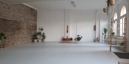 Eventlocation - Fußboden: Holzboden - Pfalz - Kursraum - Yoga Loft Studio