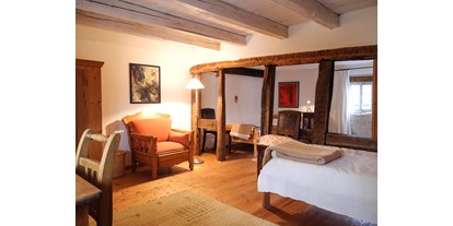 Eventlocation - gut erreichbar mit: Auto - Siegburg - Beispielfoto zu einem der Zimmer im Gästehaus - Schwarzpappelhof