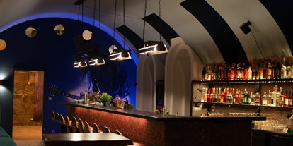 Eventlocation - Technische Ausstattung: Bühne - Franken - Castros Bar & Events