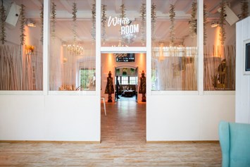 Location: Foyer - White Room - Mauritius Stuttgart Süd 