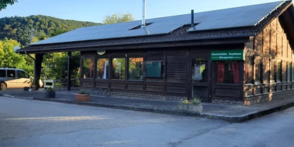 Eventlocation - Weserbergland, Harz ... - Ansicht bei Ankunft, dahinter gelegen schöner Biergarten, Terrasse mit außen Musikanlage, wenn gebucht mit Festzelt - Gaststätte Axelsee / Lola am See