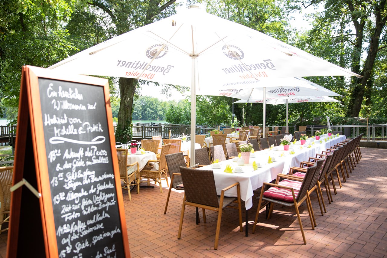 Hotel Seeschloss am Bötzsee  Hier finden sie all unsere Räume mit Beschreibungen Seeterrasse 