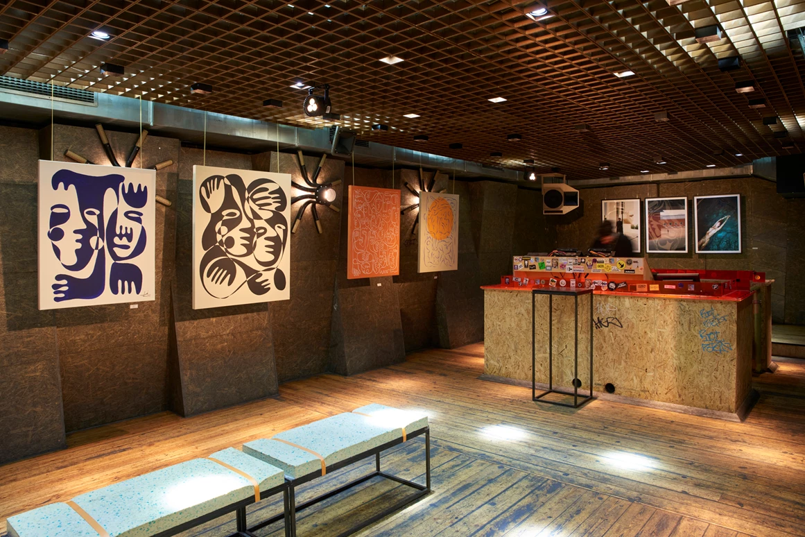 Location: Der Club während einer Ausstellung - Legal Club & Bar