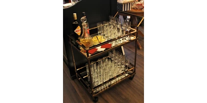 Eventlocation - PLZ 73614 (Deutschland) - NOLI Event & Wedding - Digestif Service mit Bar Cart - NOLI Event & Wedding Location