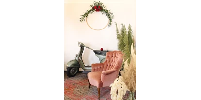 Eventlocation - PLZ 73614 (Deutschland) - NOLI Event & Wedding - Foto Ecke mit Vespa  - NOLI Event & Wedding Location