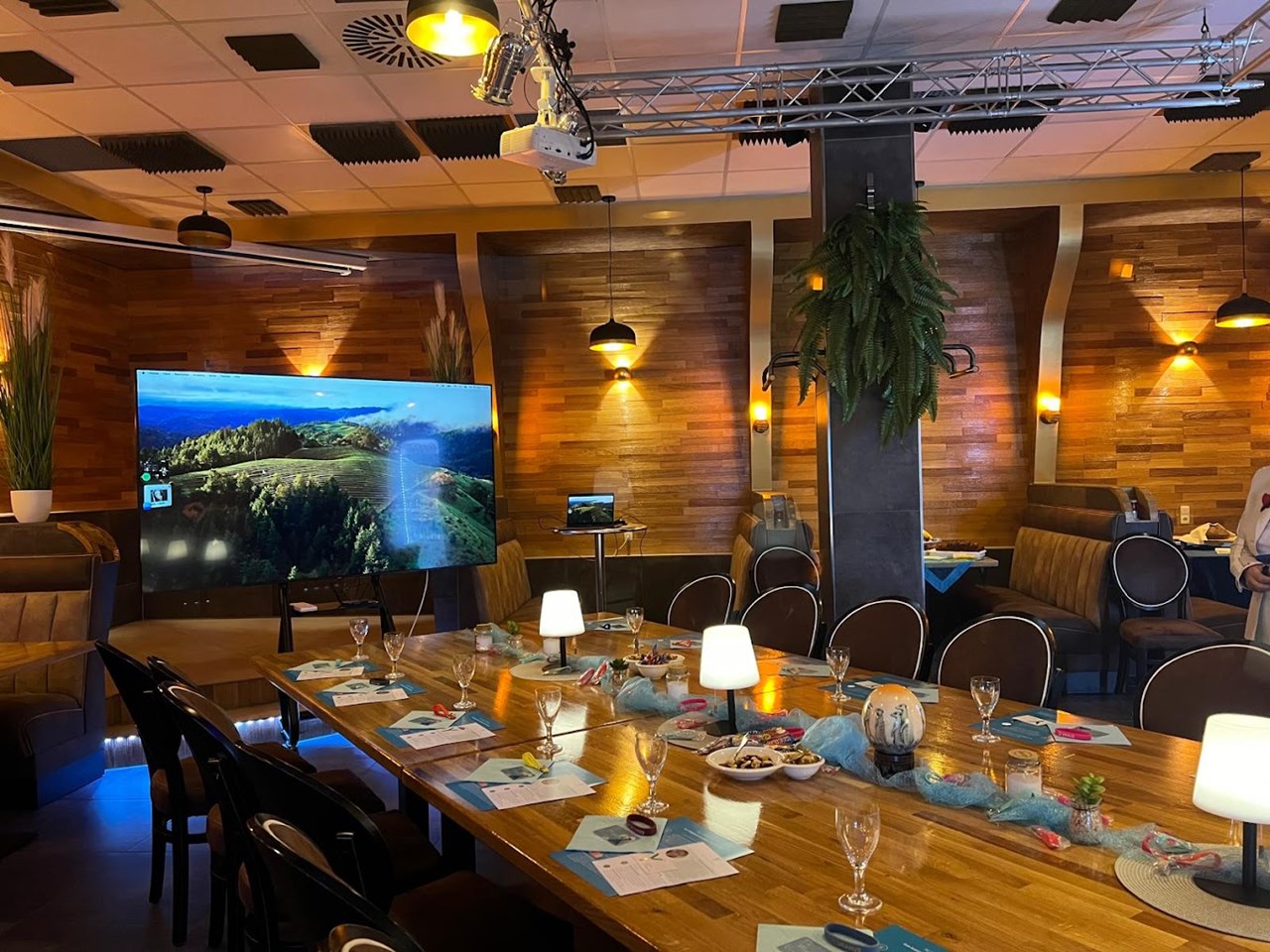 360 Grad Eventlocation Hier finden sie all unsere Räume mit Beschreibungen Gastraum