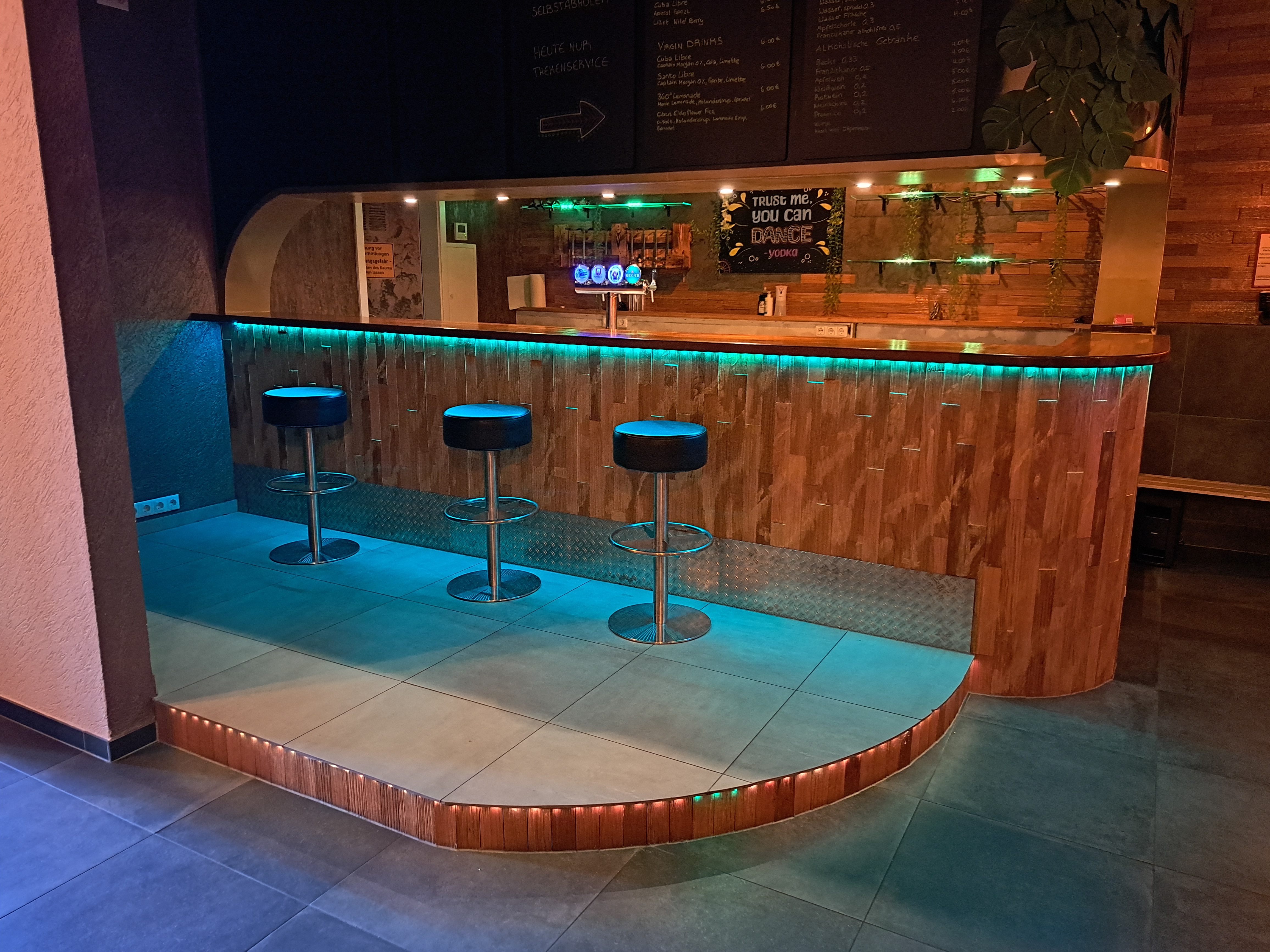 360 Grad Eventlocation Hier finden sie all unsere Räume mit Beschreibungen Theke