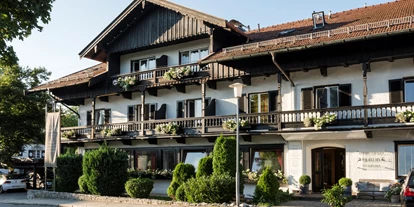 Eventlocation - Bad Wiessee - Außenansicht Sommer vorne  - Boutique Hotel Relais-Chalet Wilhelmy Hotel