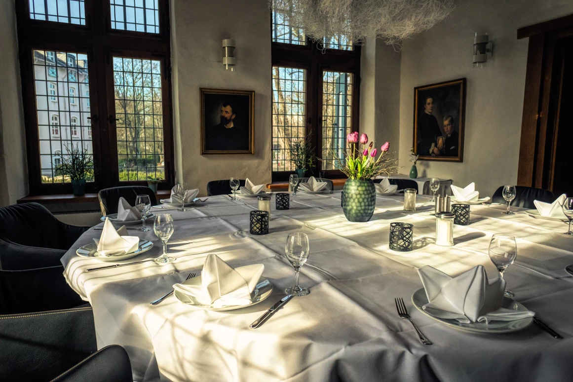 Location: Turmzimmer im Schloss Reinbek bis 15 Personen  - Bringezu Restaurant & Events im Schloss Reinbek
