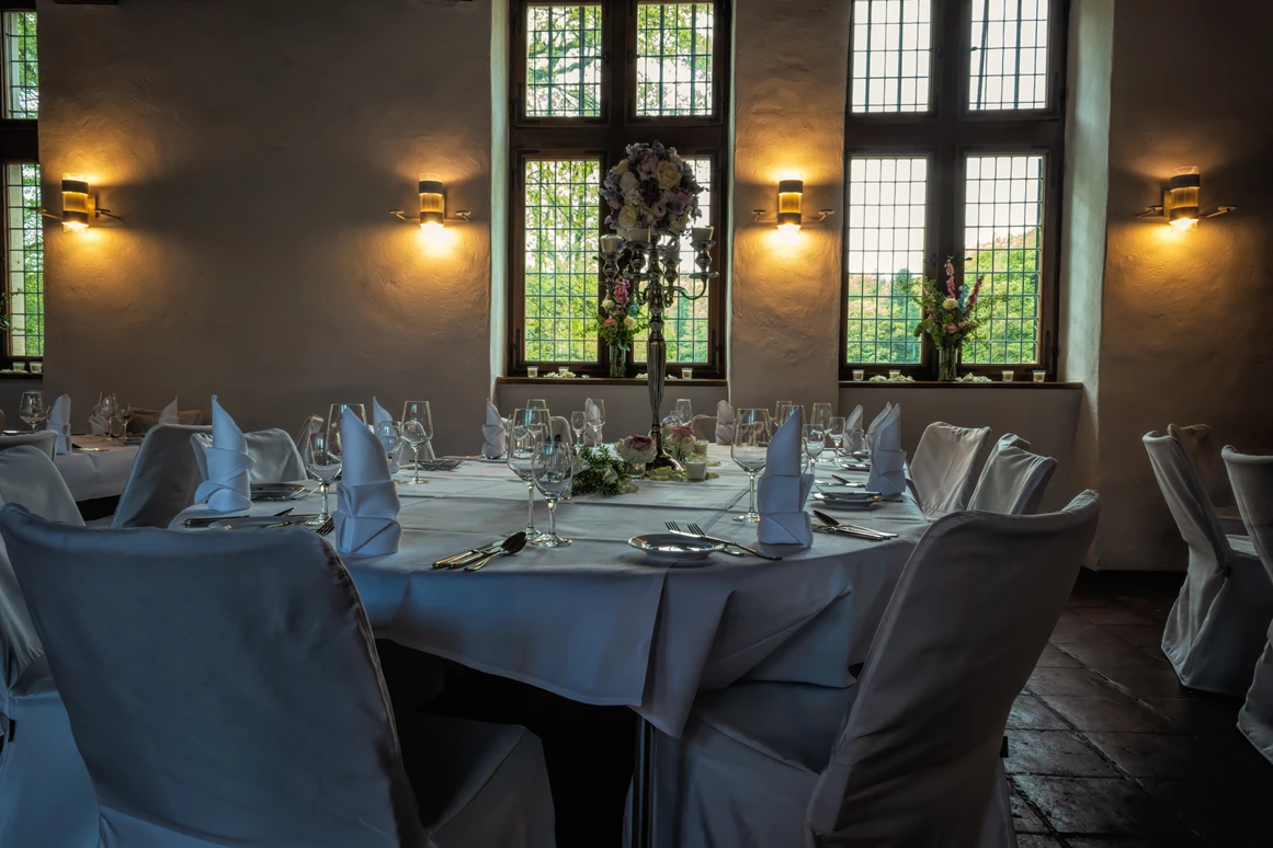 Location: Hochzeit Hofsaal bis 150 Personen  - Bringezu Restaurant & Events im Schloss Reinbek