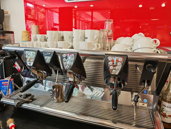 Location: Segafredo, Hochwertiges Equipment Esspressomaschine “San Marco” - Segafredo Espresso Bar Ludwigsburg – Die flexible Eventlocation