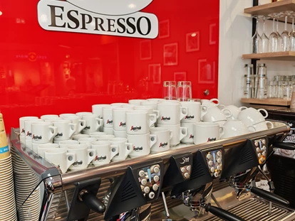 Eventlocation - Baden-Württemberg - Segafredo, Hochwertiges Equipment Esspressomaschine “San Marco” - Segafredo Espresso Bar Ludwigsburg – Die flexible Eventlocation