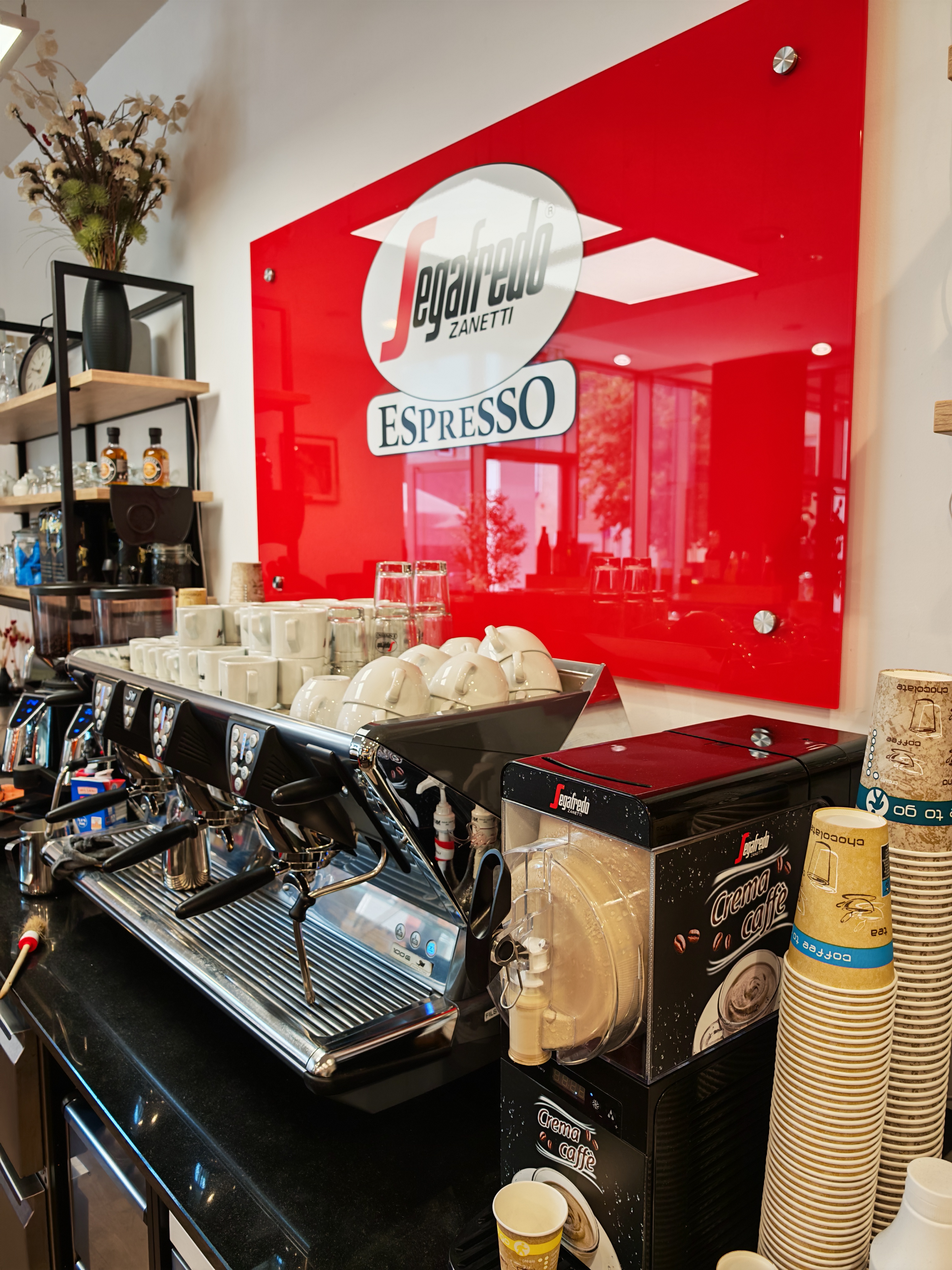 Location: Segafredo, Hochwertiges Equipment Esspressomaschine “San Marco” - Segafredo Espresso Bar Ludwigsburg – Die flexible Eventlocation