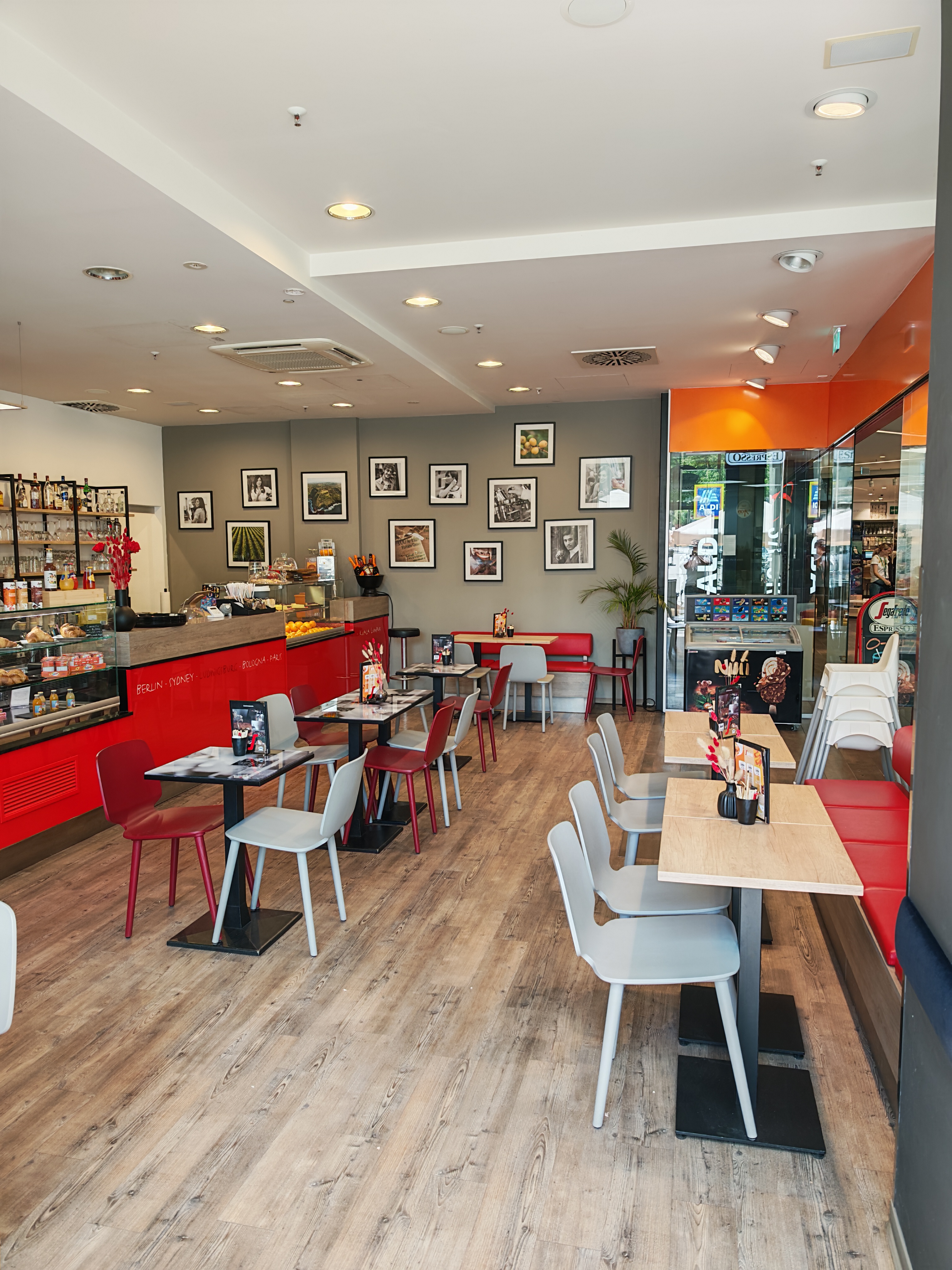 Location: Segafredo Ansicht von der Straßenseite - Segafredo Espresso Bar Ludwigsburg – Die flexible Eventlocation