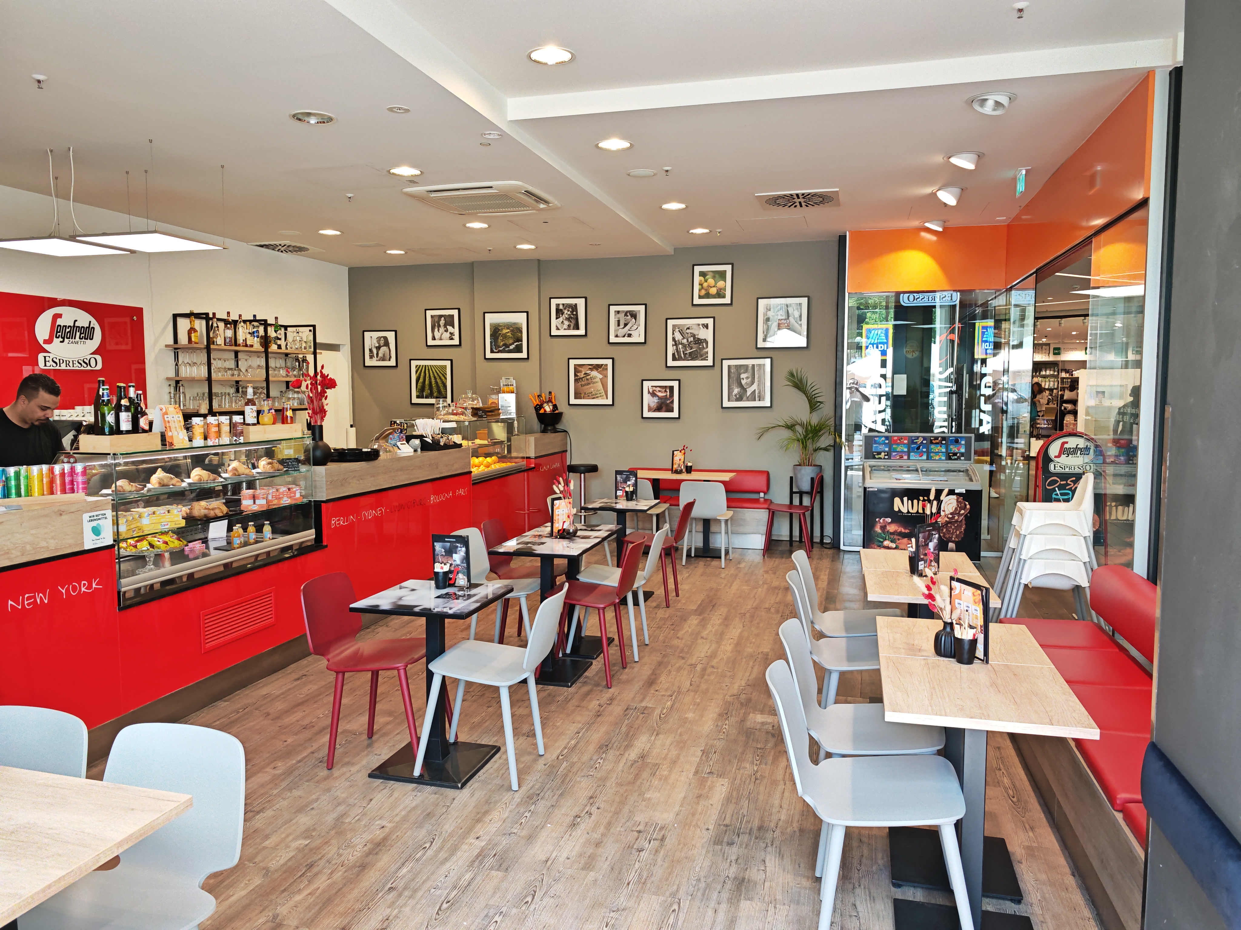 Location: Segafredo Ansicht von der Straßenseite - Segafredo Espresso Bar Ludwigsburg – Die flexible Eventlocation