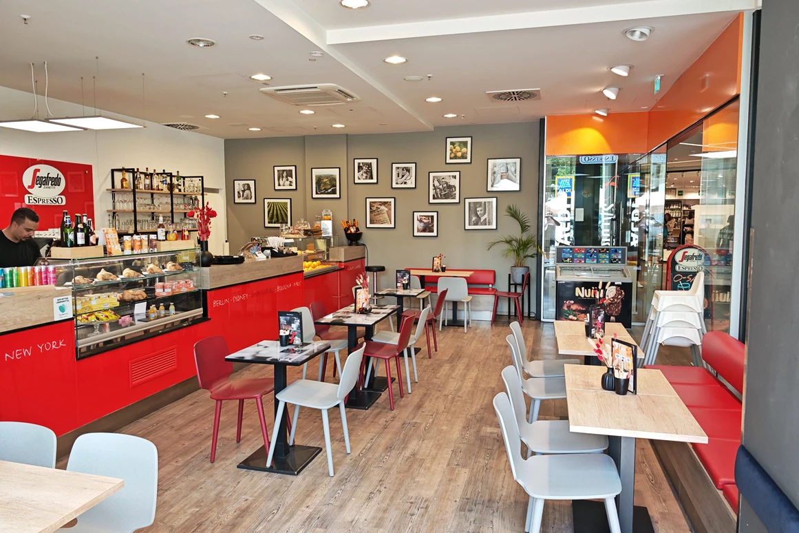 Location: Segafredo Ansicht von der Straßenseite - Segafredo Espresso Bar Ludwigsburg – Die flexible Eventlocation