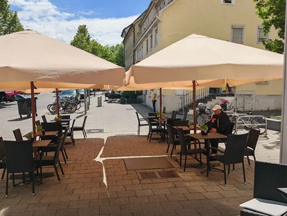 Eventlocation - Baden-Württemberg - Blick zur Terrasse von Segafredo aus. - Segafredo Espresso Bar Ludwigsburg – Die flexible Eventlocation