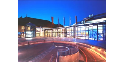 Eventlocation - Weserbergland, Harz ... - CONGRESS UNION CELLE - Vorplatz des Neubaus - Congress Union Celle