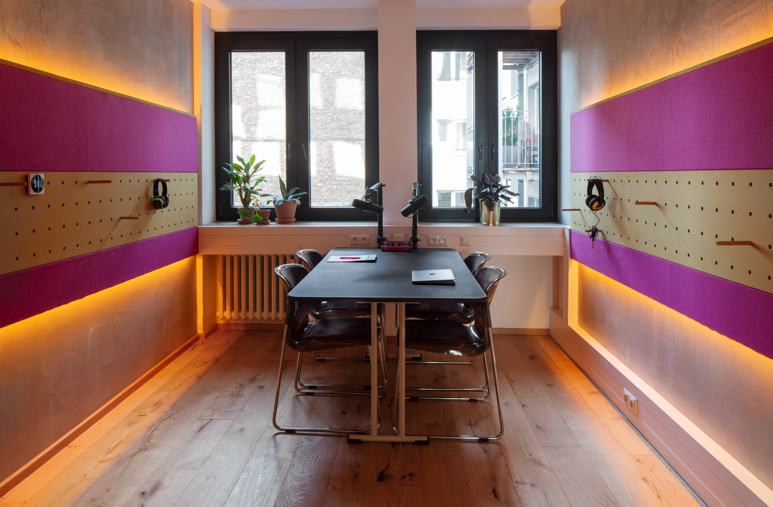 die wohngemeinschaft Hier finden sie all unsere Räume mit Beschreibungen Pink Noise 