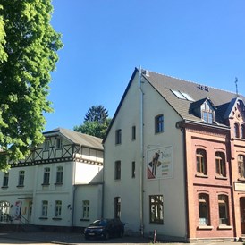Location: Die "Restauration" im historischen Ambiente von Schlebusch - Restauration zur Erholung - Seminarraum plus Gruppenraum + Umkleiden, Küche, WC