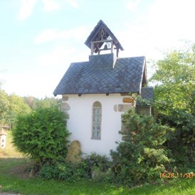 Location: Kleine Kapelle für eine Hochzeit zu zweit - Brunnwiesenhof