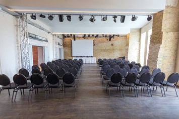 Location: Fabriksaal mit Seminarbestuhlung (150 m²) - Lendelhaus & Historische Saftfabrik