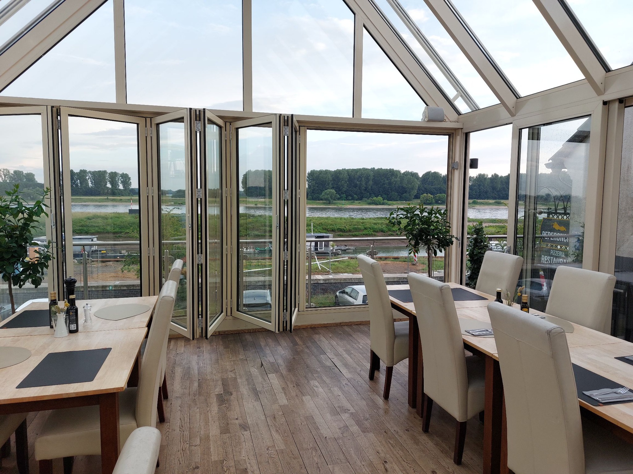 Restaurant Peperoncino Hier finden sie all unsere Räume mit Beschreibungen Obergeschoss