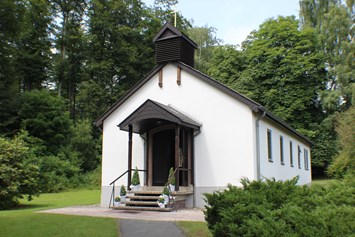 Location: Kirchliche Trauung vor Ort - Waldhotel Schäferberg