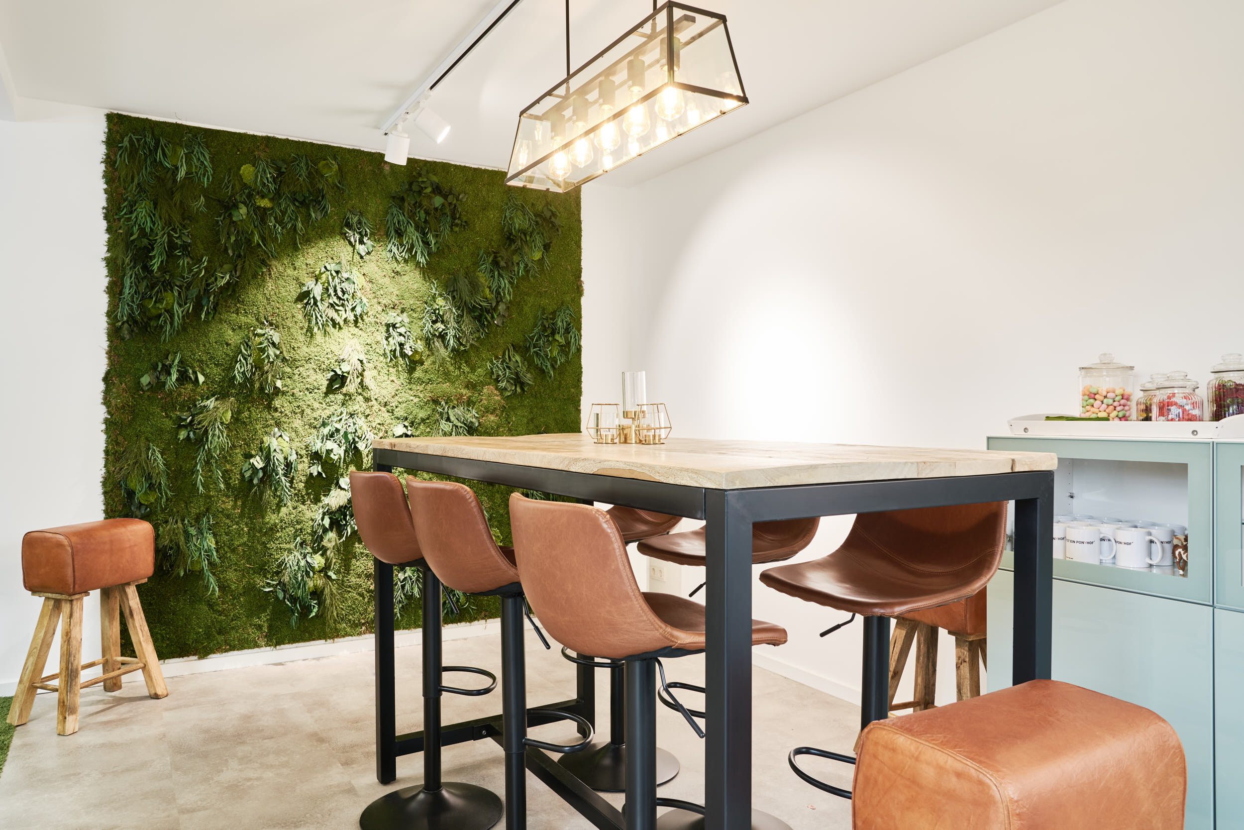 Ponyhof Deluxe  Hier finden sie all unsere Räume mit Beschreibungen Sattelkammer