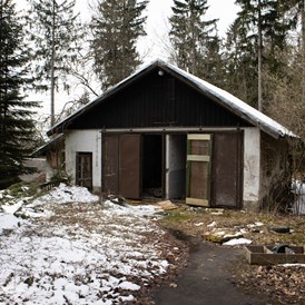 Location: Werkstatt/Scheune - Verlassenes Ferienheim aus den 20ern 
