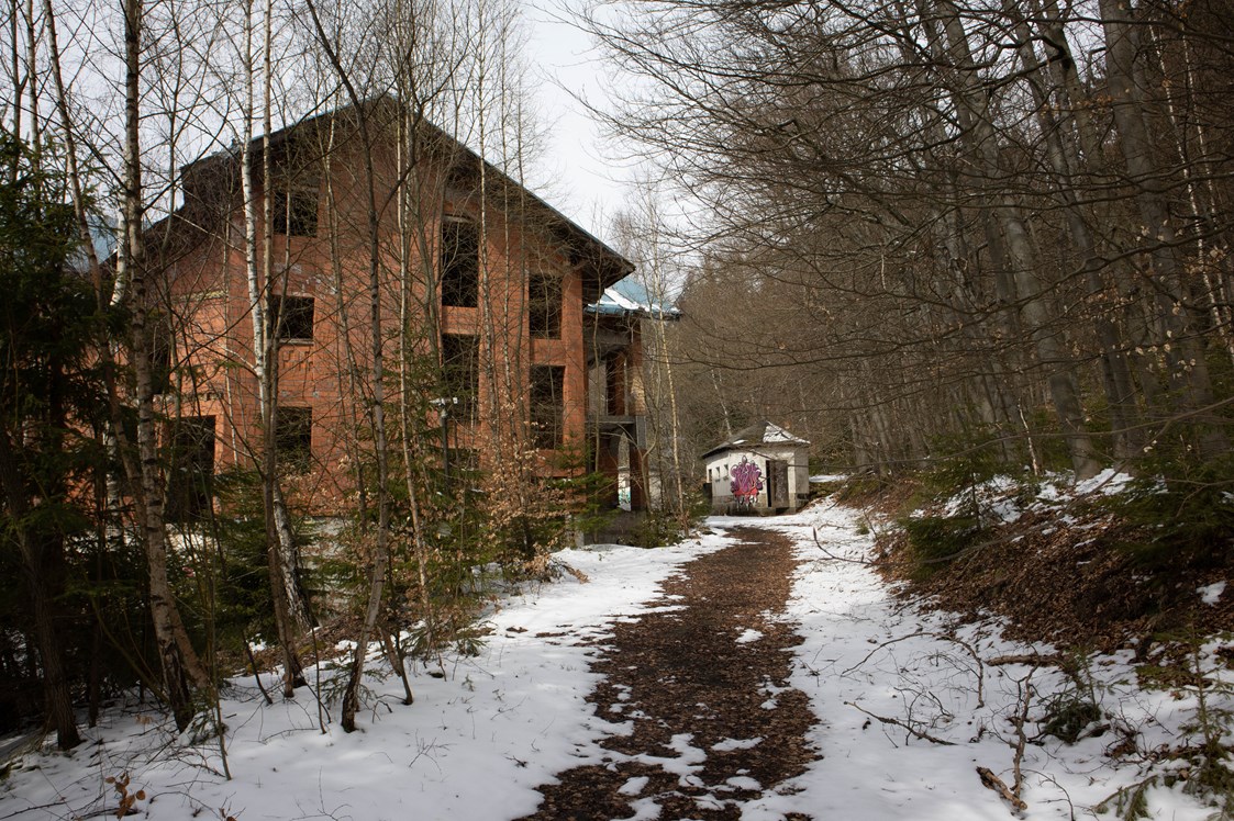 Location: Neubau - Verlassenes Ferienheim aus den 20ern 