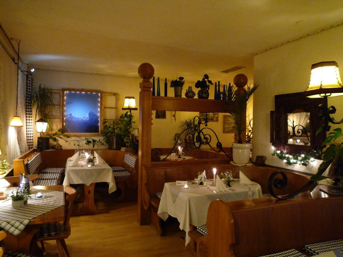 Eventlocation - Niedersachsen - Restaurant mit original Formel 1 Ausstellungshalle u. traumhaftem Biergarten